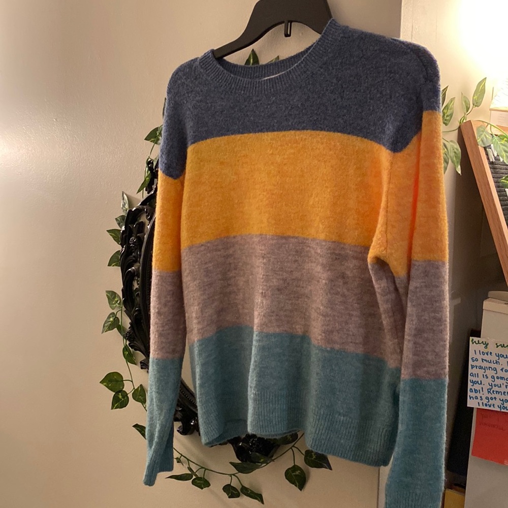 NWOT H&M sweater